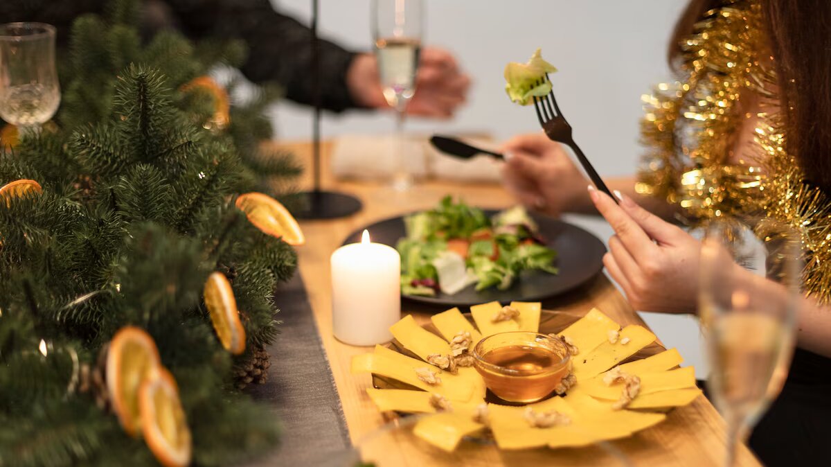 new-year-spend-with-friends-celebrating_23-2149197026 new-year-spend-with-friends-celebrating_23-2149197026