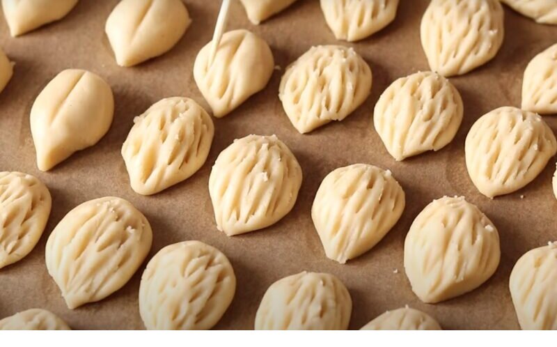 pechene-oreshki-retsept-prosche-prostogo-bez-formy-i-s-vkusnoy-nachinkoy-2