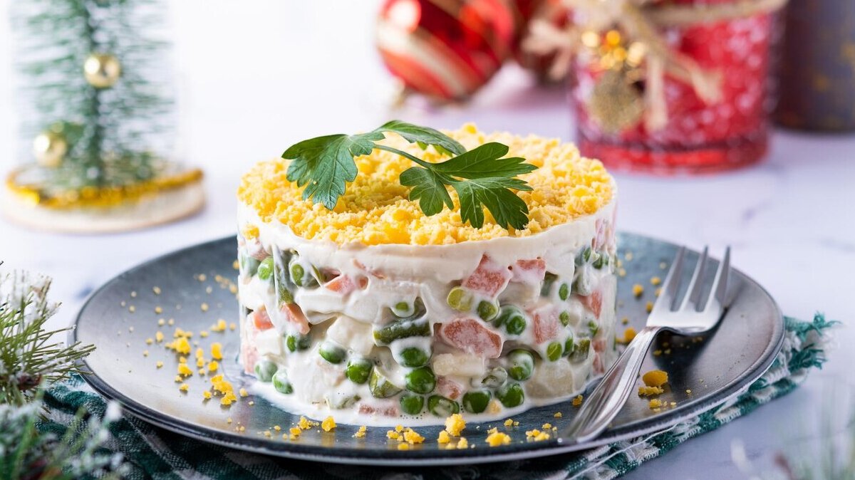 russian-salad-olivier-salad-christmas-dinner-marble-background_123827-23214 russian-salad-olivier-salad-christmas-dinner-marble-background_123827-23214