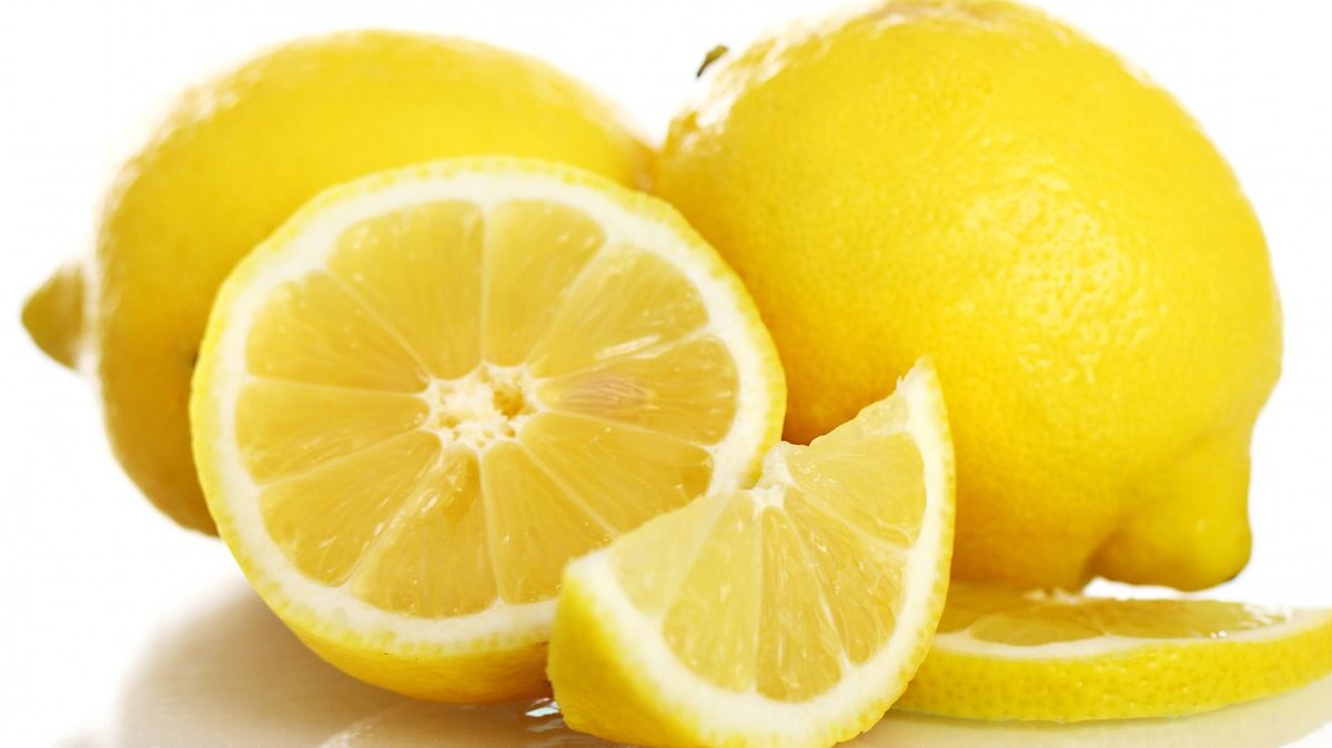 fresh-yellow-lemons_144627-9632