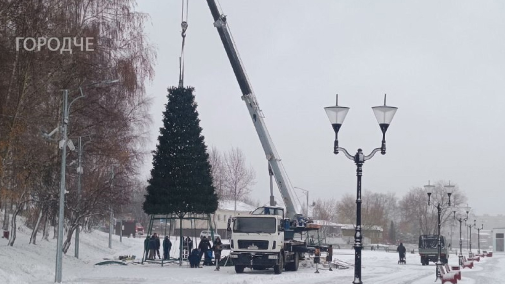 Новогодняя ель в Череповце Новогодняя ель в Череповце