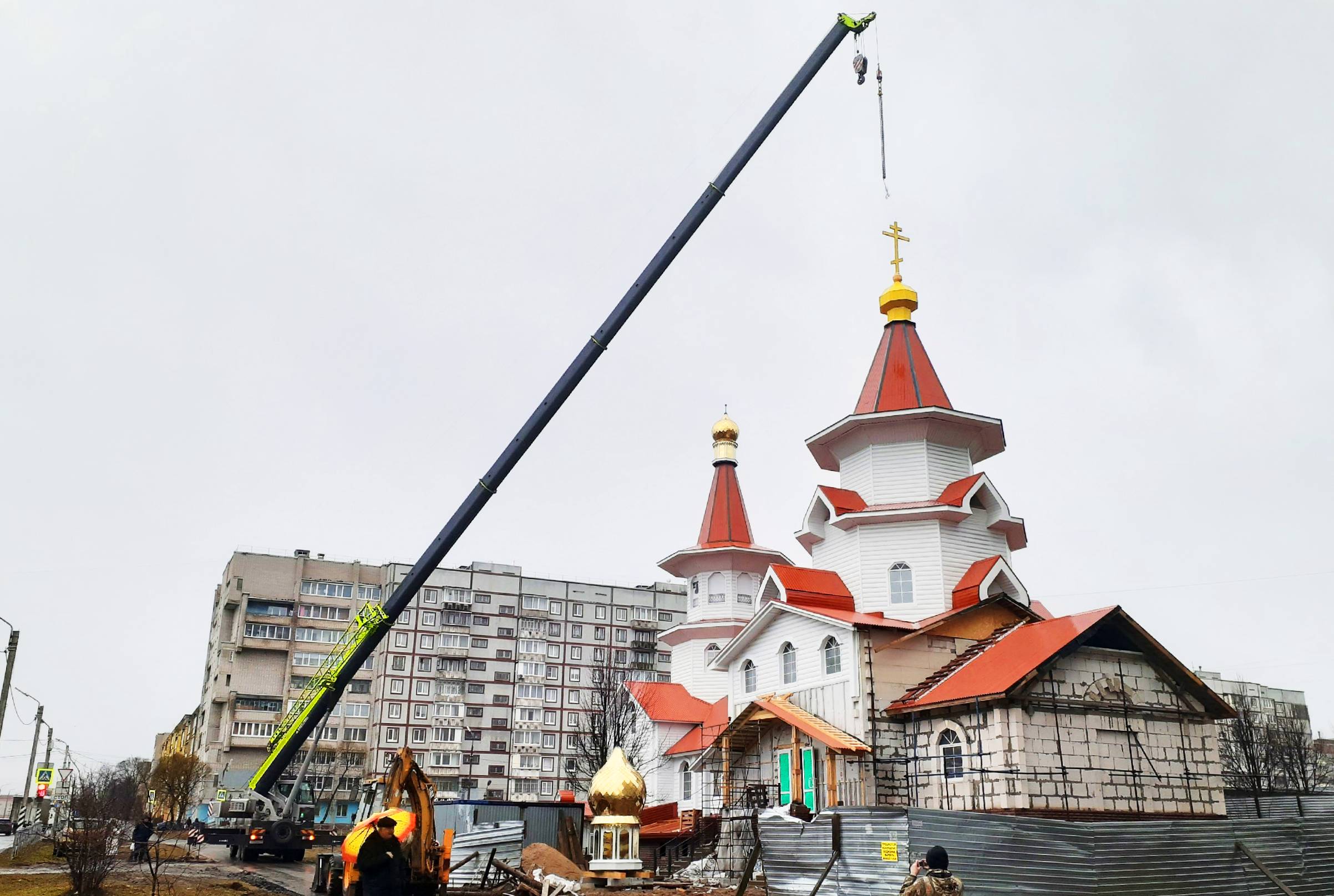 Новые купола на храме Иоанна Богослова в Череповце Новые купола на храме Иоанна Богослова в Череповце