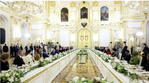 //russian.rt.com/world/news/1475505-foto-menyu-obed-kreml?ysclid=magio2hbun497844639