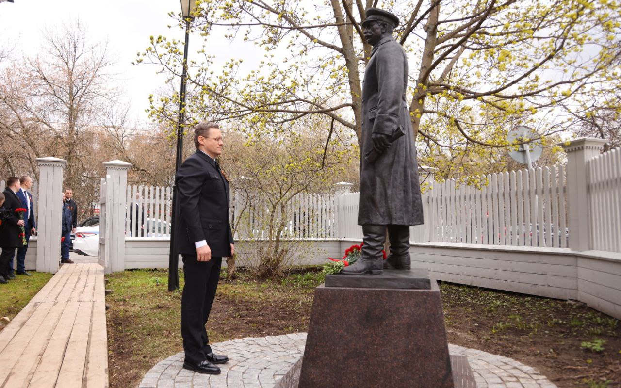 Георгий Филимонов Георгий Филимонов, памятник Сталину