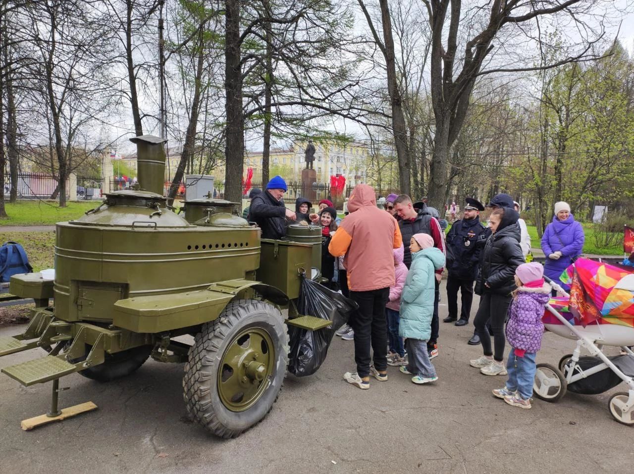 На самом деле, акция прошла на ура, как и организация Дня Победы в Череповце в целом На самом деле, акция прошла на ура, как и организация Дня Победы в Череповце в целом