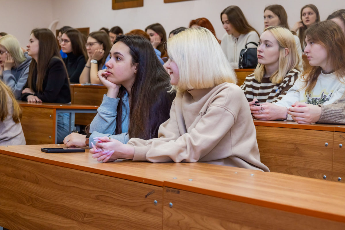«Студенты