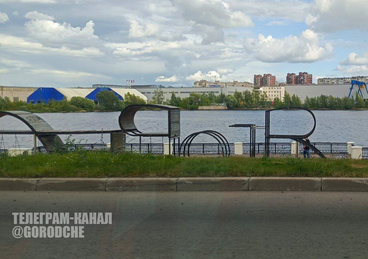 Арт-объект во время ремонта