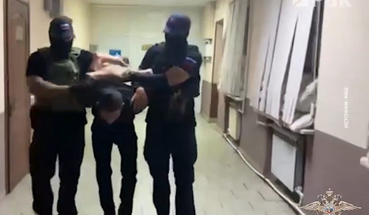 Пойман мошенник, воровавший деньги через мессенджер Max