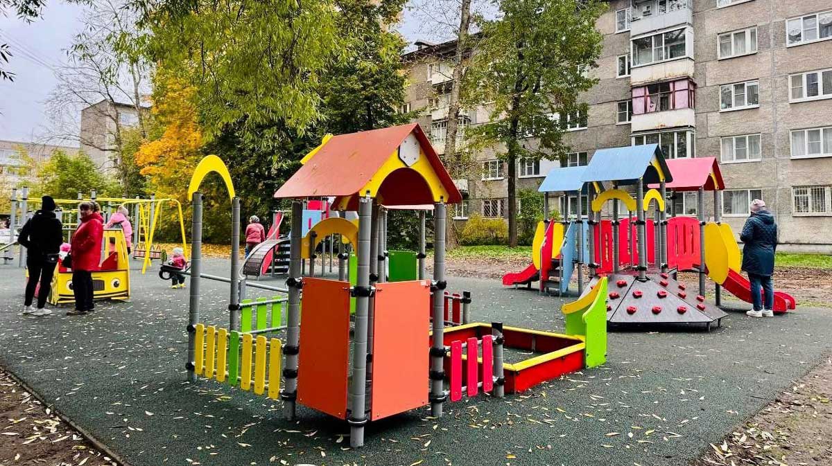 детская-площадка В Череповце появилась новая детская площадка на Архангельской, 62