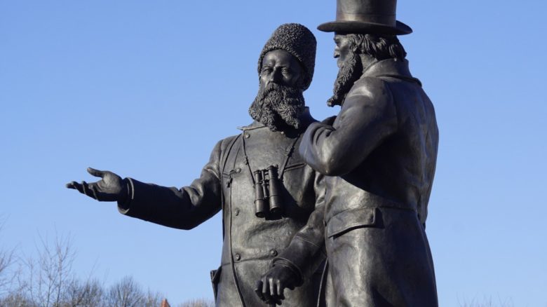 Памятник братьям Верещагиным в Череповце