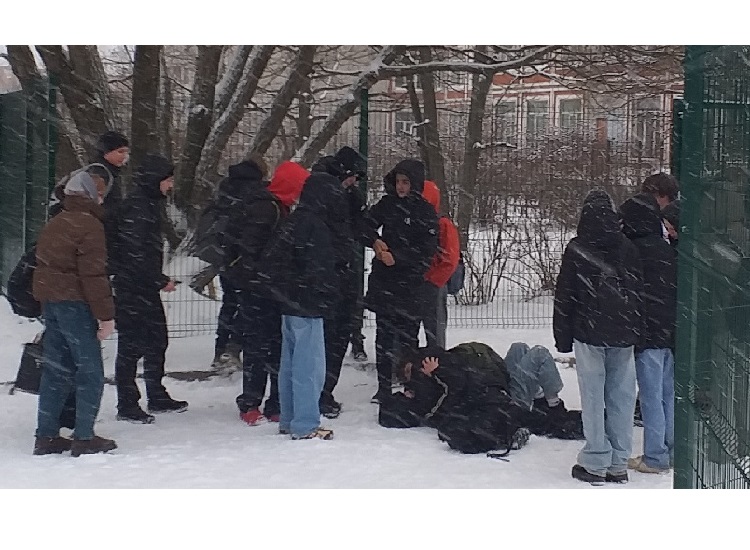 в Соколе подростка избили сверстники