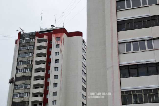 На домах в Череповце появились подтеки краски — подрядчик объяснил причины