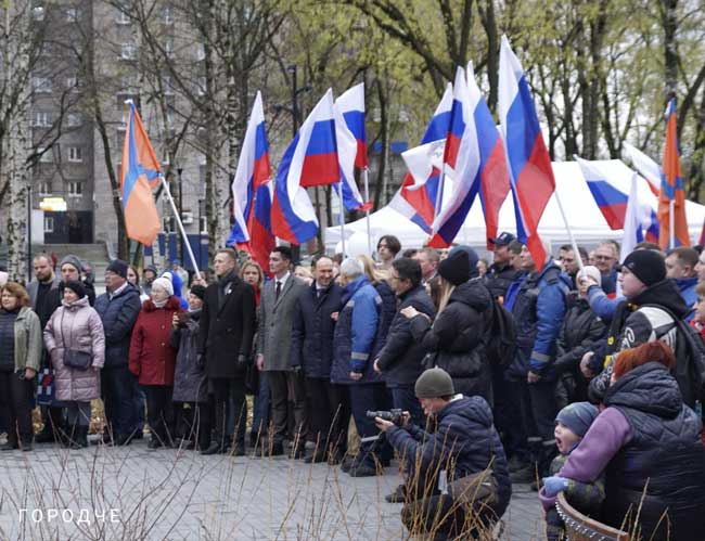 В Череповце открылся обновлённый привокзальный сквер — подарок горожанам ко Дню города