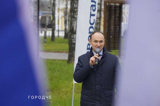 В Череповце открылся обновлённый привокзальный сквер — подарок горожанам ко Дню города