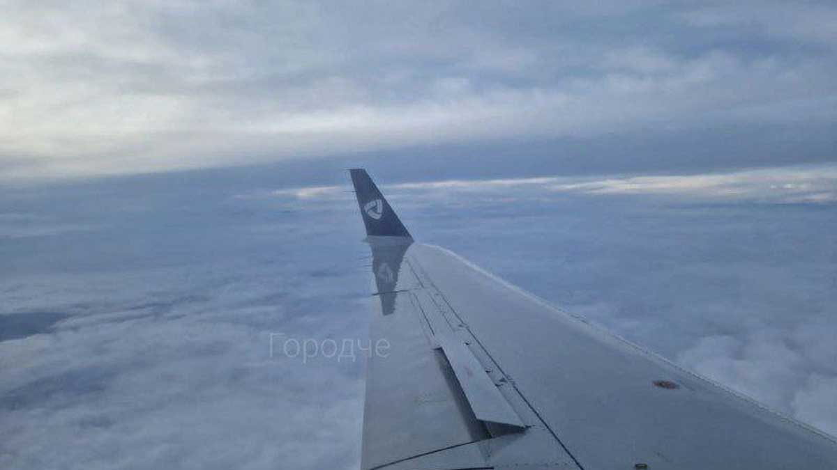 Самолёт экстренно сел в Череповце