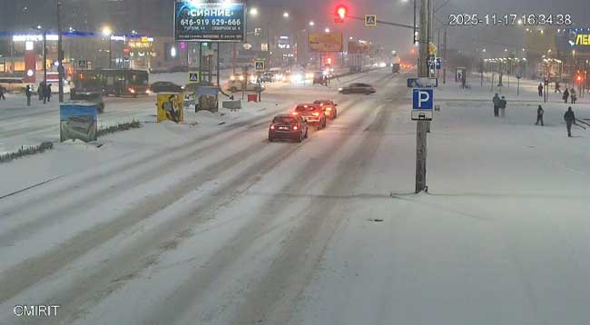 В Череповце коммунальные службы переведены на усиленный режим из-за затяжного снегопада