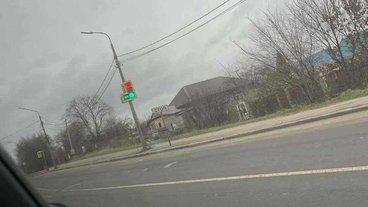 На Северном шоссе произошёл сбой светофоров: ГАИ объяснила, как должны действовать водители