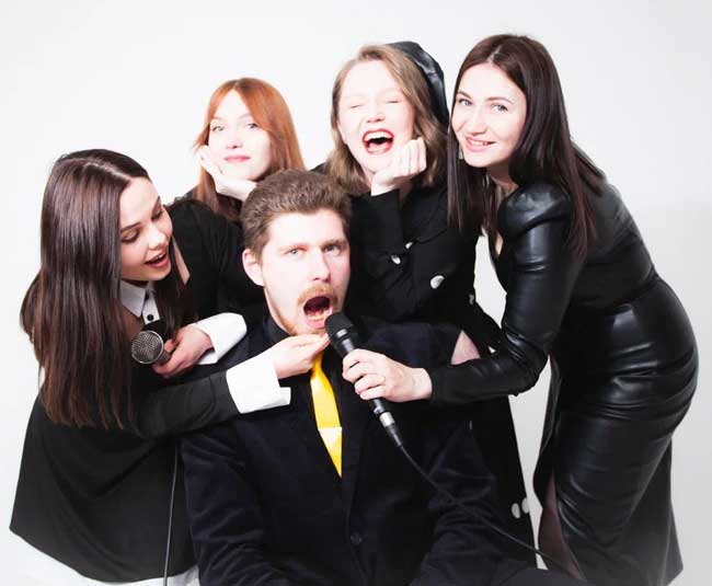 В Череповце стартует цикл «Теплые вечера» с живой музыкой и творческими встречами