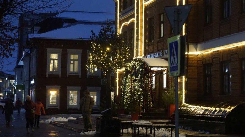 В Череповце бизнес активно подключился к новогоднему оформлению города