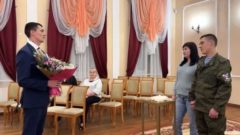 Роман Маслов поздравил молодую семью в городском ЗАГСе