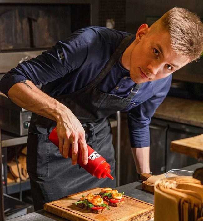 Череповецкий повар выиграл кулинарное шоу «Молодые ножи»