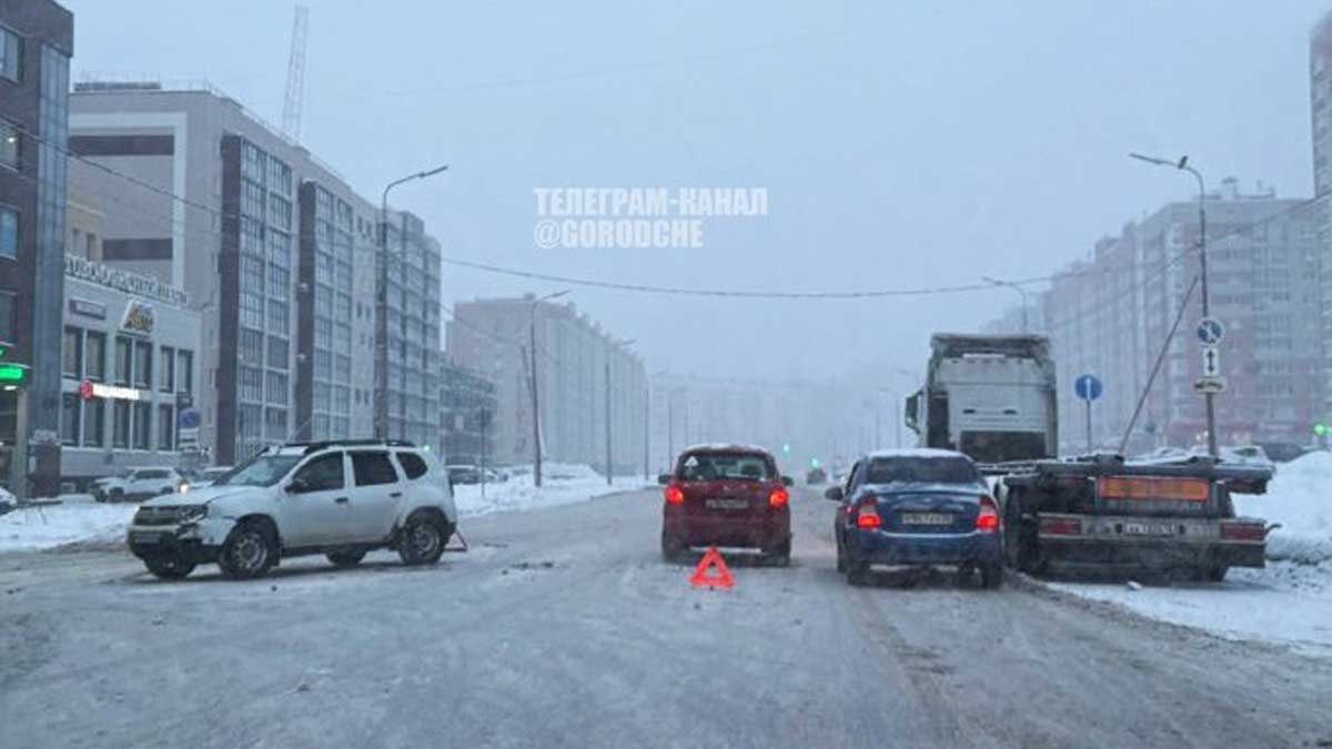 Из-за грузовиков выросло число ДТП на улице Монтклер