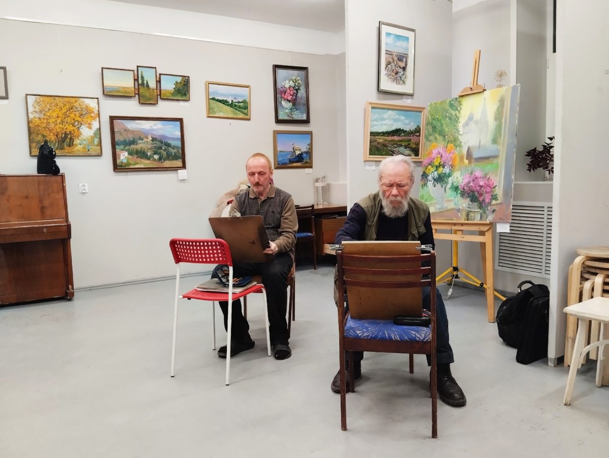 Владислав Сергеев (на переднем плане) - последние фото в Доме художника