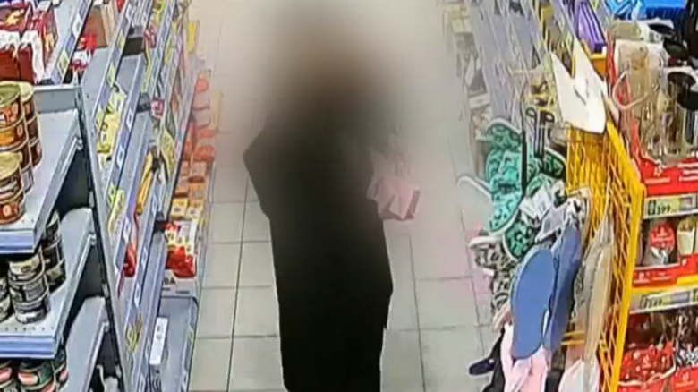 Воровка не стеснялась камер