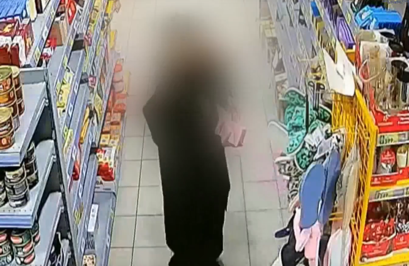 Воровка не стеснялась камер