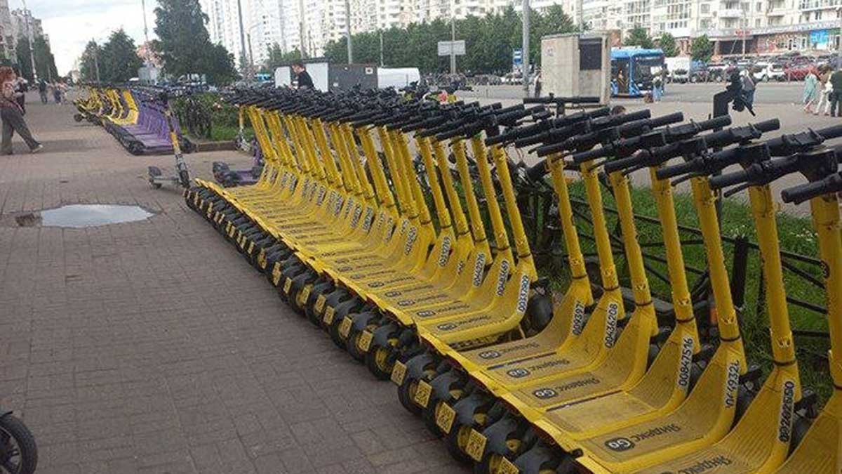 В Череповце усилят контроль за парковкой электросамокатов