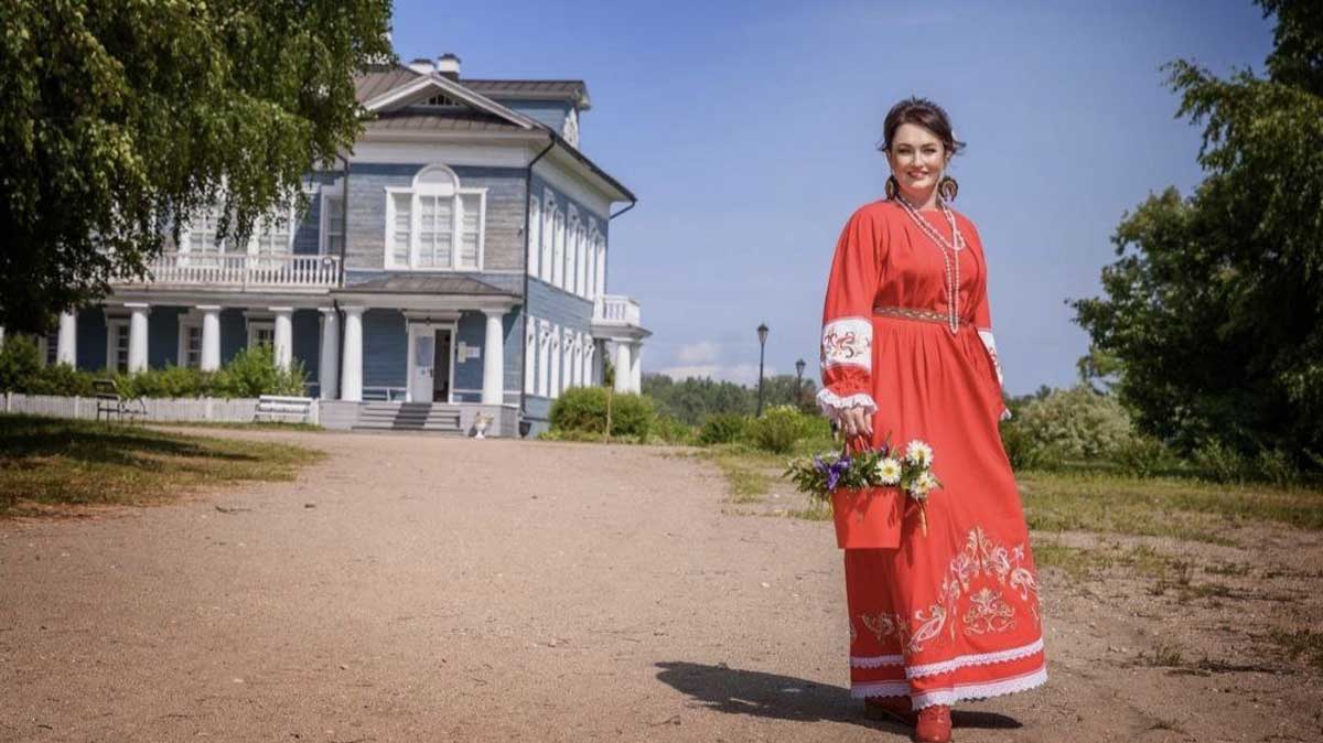 Елена Назимова