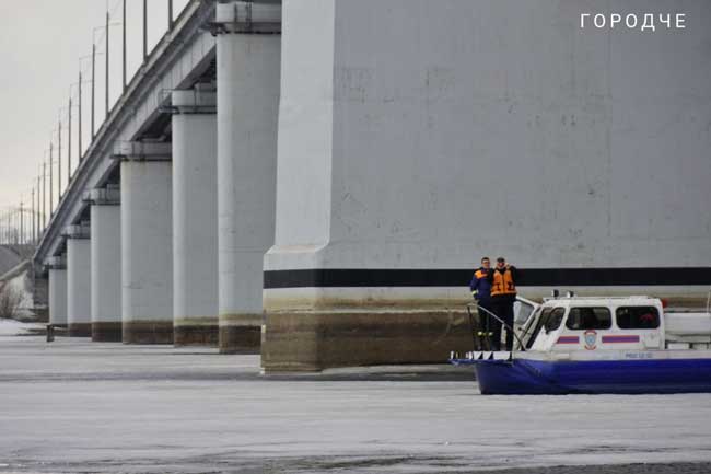 Рейды спасателей: лед в зоне особого контроля