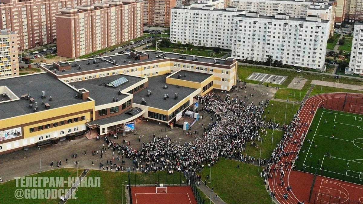 В Череповце стартовал прием заявлений в первые классы