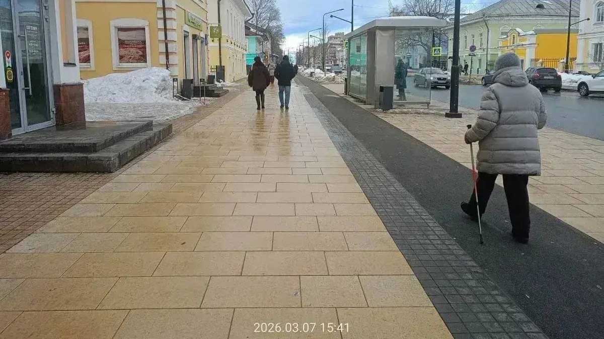 Советский проспект в Череповце привели в порядок после снегопадов