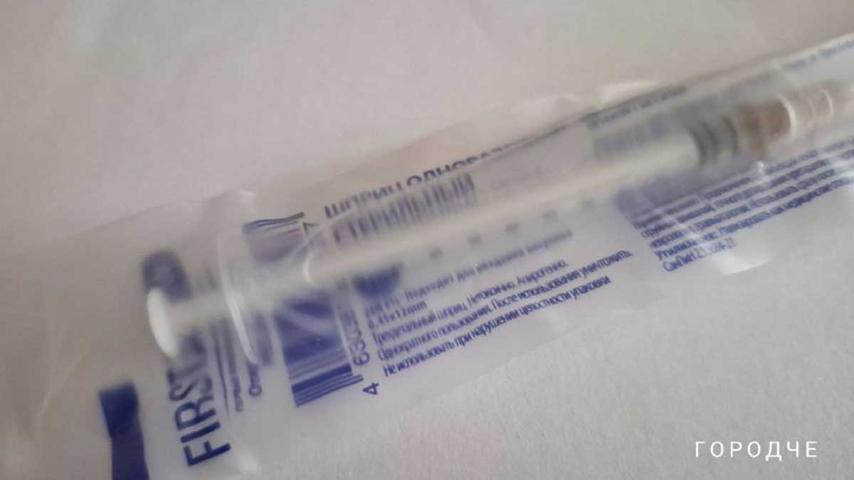 Губернатор отменил приказ Минздрава о стационарных уколах