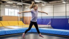 В Череповце владелец батутного центра выплатит компенсацию за травму ребенка