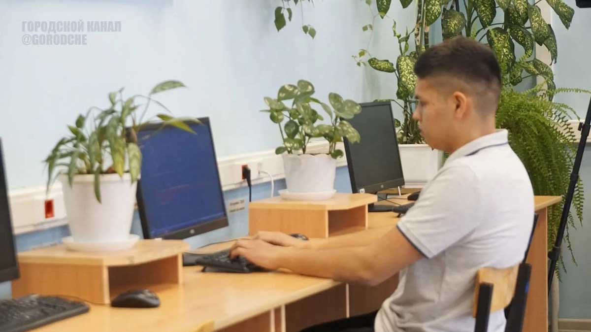 Максим Харламов