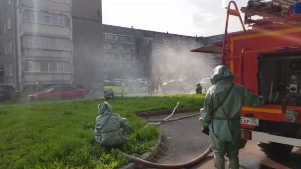 В Череповце прошли учения МЧС по сценарию аварийного выброса аммиака