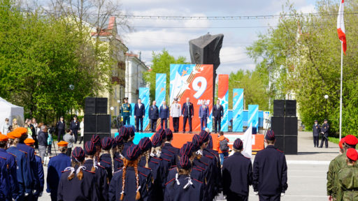В Череповце прошел праздничный парад в честь Дня Победы