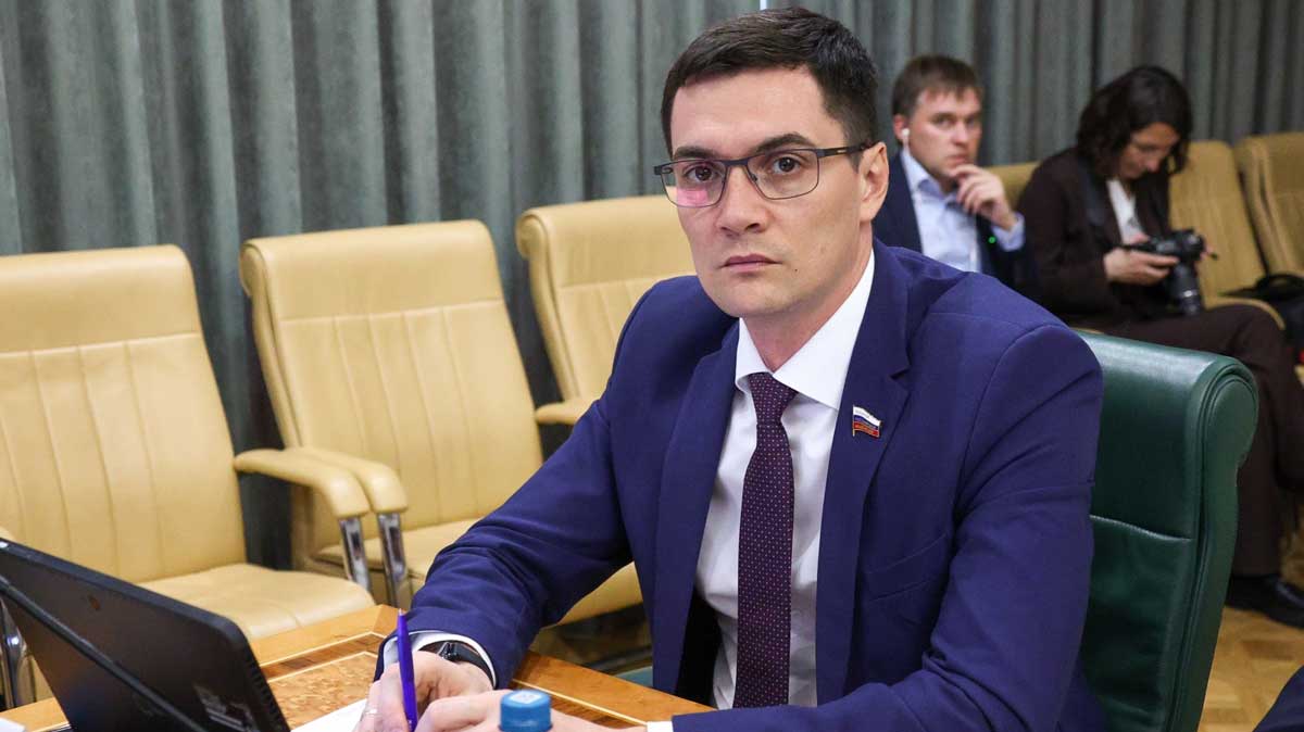 Роман Маслов