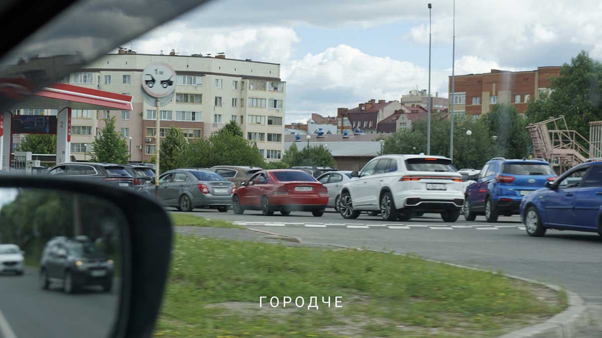 Губернатор объяснил причины очередей на АЗС перед выходными