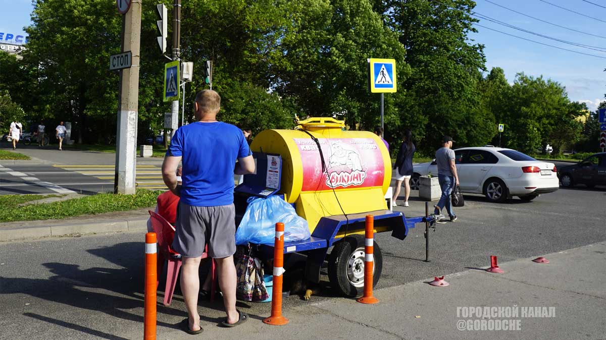 В Череповце открыли сезон уличного кваса и летней торговли
