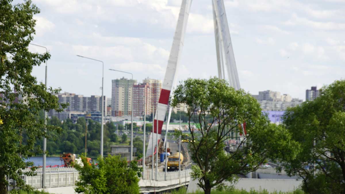 Власти потребовали ускорить ремонт Октябрьского моста