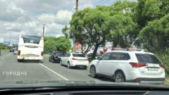 В Череповце сохраняется повышенный спрос на бензин, транспорт работает штатно