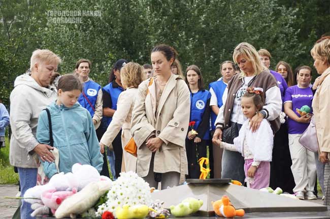 В Череповце почтили память детей — жертв войны в Донбассе