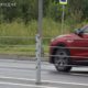 На Кирилловском шоссе в Череповце смонтировали тросовое ограждение