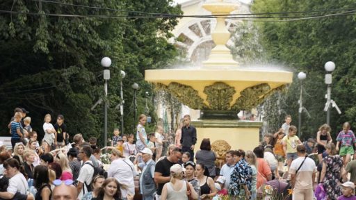 В Комсомольском парке Череповца после ремонта вновь заработал фонтан