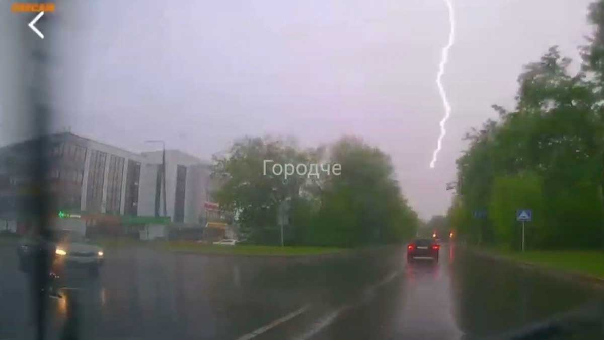 Вологодскую область накроет мощный циклон с ливнями и грозами