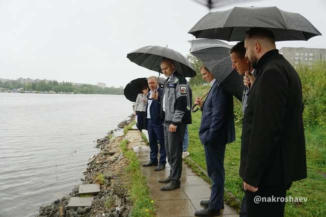 В Череповце перекрыли участок Курсантской набережной из-за разрушения берега