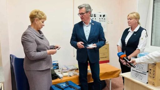 Школа №21 в Череповце получила новое оборудование для медкабинета